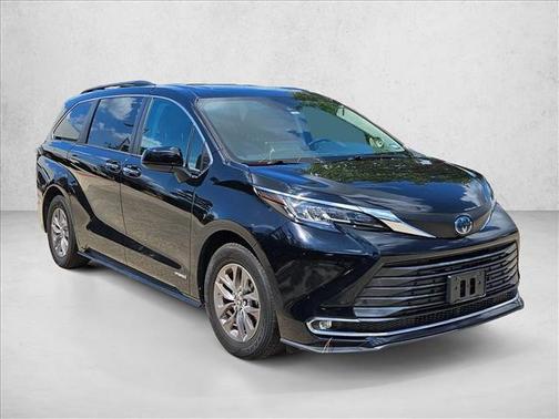 2021 Toyota Sienna XLE 7 Passenger