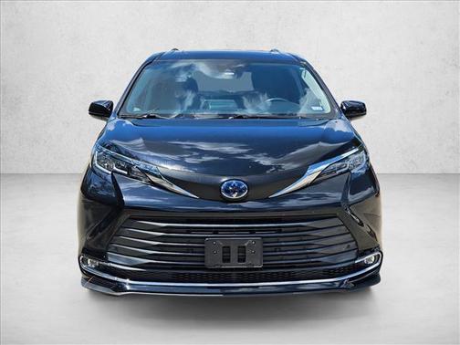 2021 Toyota Sienna XLE 7 Passenger