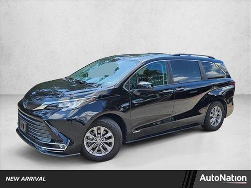 2021 Toyota Sienna XLE 7 Passenger