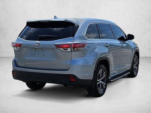 Silver Sky Metallic 2016 Toyota Highlander XLE