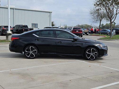 2024 Nissan Altima SR FWD