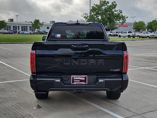 2025 Toyota Tundra Hybrid Platinum