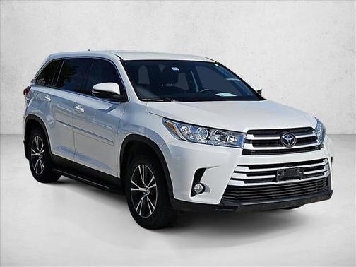 Blizzard Pearl 2019 Toyota Highlander LE Plus