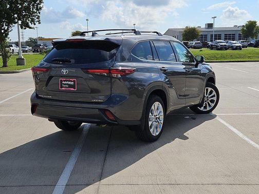 2025 Toyota Highlander Limited
