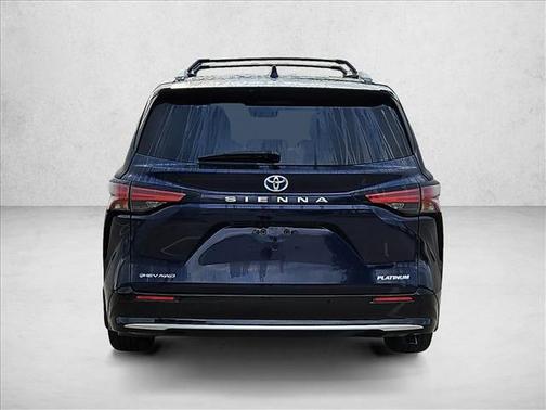 2025 Toyota Sienna Platinum