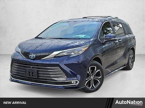 2025 Toyota Sienna Platinum