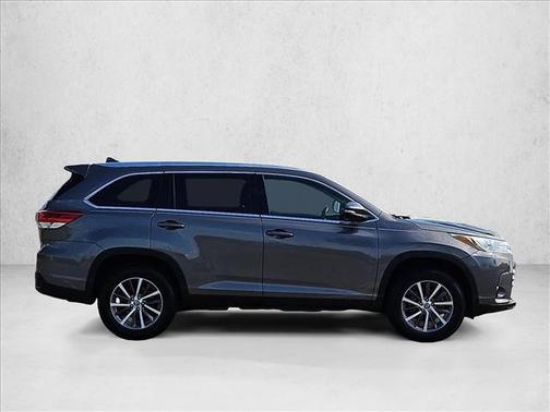 Predawn Gray Mica 2019 Toyota Highlander XLE