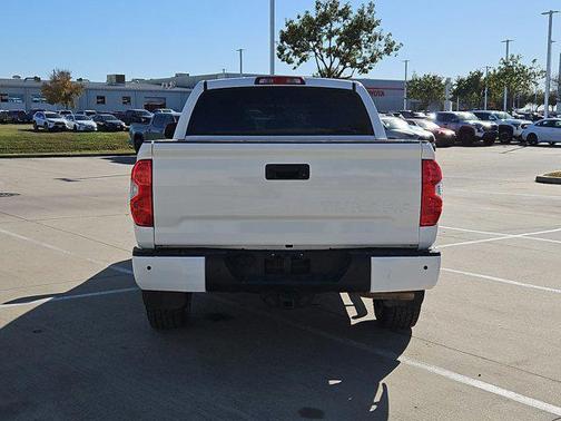 2016 Toyota Tundra SR5