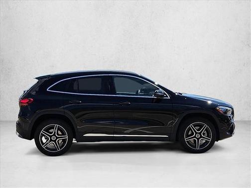 Night Black 2026 Mercedes-Benz GLA 250 4MATIC