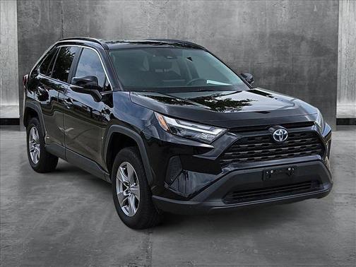 2022 Toyota RAV4 Hybrid XLE