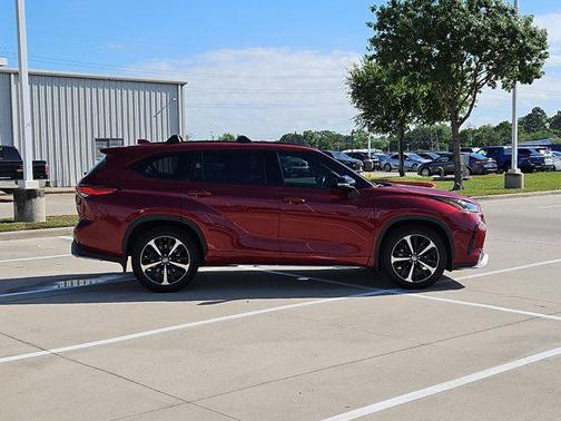 2021 Toyota Highlander XSE