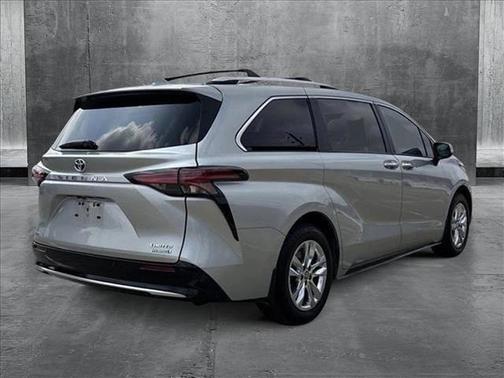 2024 Toyota Sienna Limited 7-Passenger