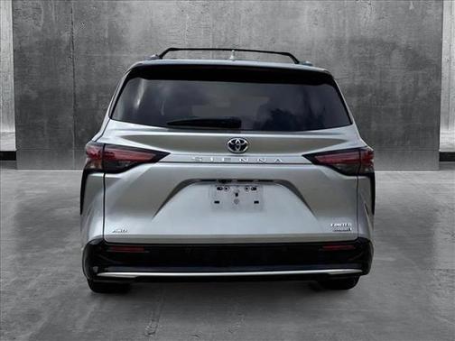 2024 Toyota Sienna Limited 7-Passenger