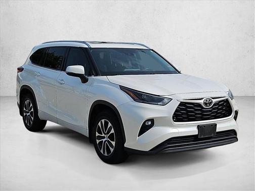 Blizzard Pearl 2021 Toyota Highlander XLE