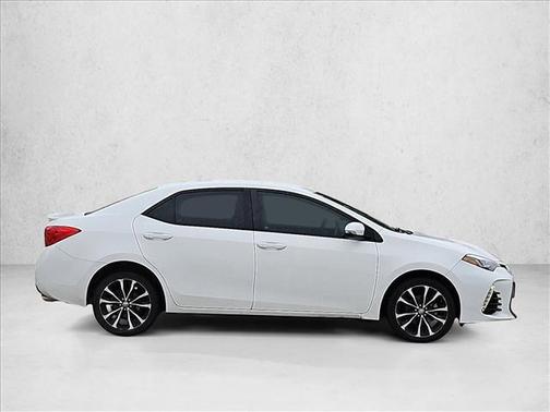 Super White 2017 Toyota Corolla SE