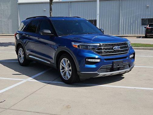 Atlas Blue Metallic 2020 Ford Explorer XLT