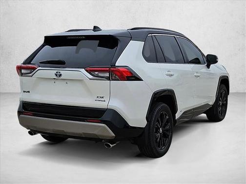 2022 Toyota RAV4 Hybrid SE