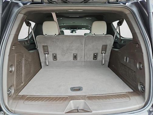 Black 2024 Chevrolet Suburban LT