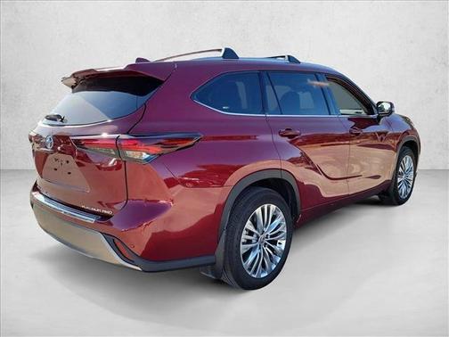 Ruby Flare Pearl 2026 Toyota Highlander Platinum