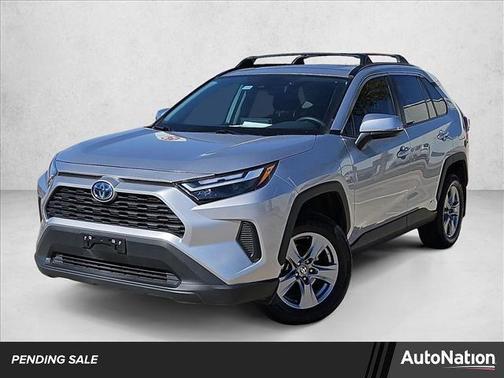 2022 Toyota RAV4 Hybrid XLE