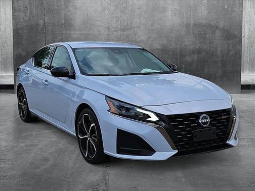 2023 Nissan Altima SR FWD