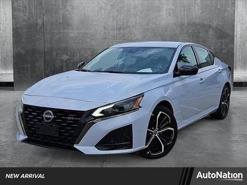 2023 Nissan Altima SR FWD