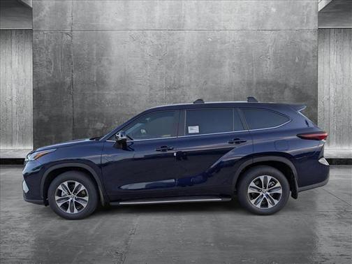 2025 Toyota Highlander XLE
