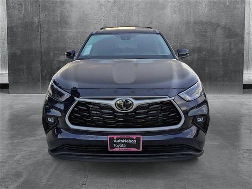 2025 Toyota Highlander XLE