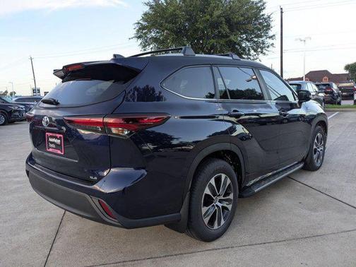 2025 Toyota Highlander XLE