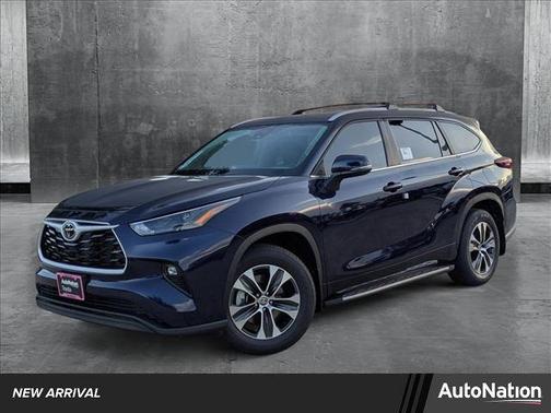 2025 Toyota Highlander XLE