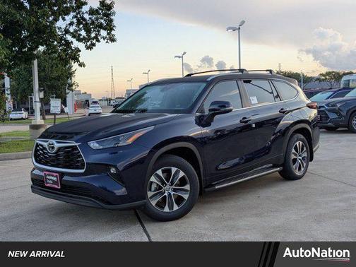 2025 Toyota Highlander XLE