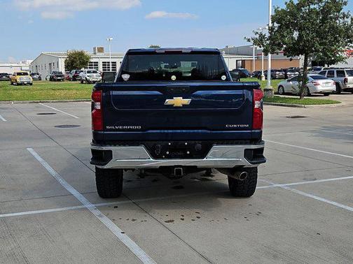 2022 Chevrolet Silverado 2500 Custom