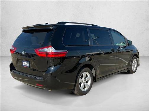 2020 Toyota Sienna LE