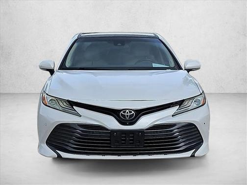 Wind Chill Pearl 2018 Toyota Camry XLE