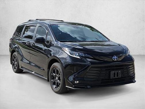 2025 Toyota Sienna Woodland Edition
