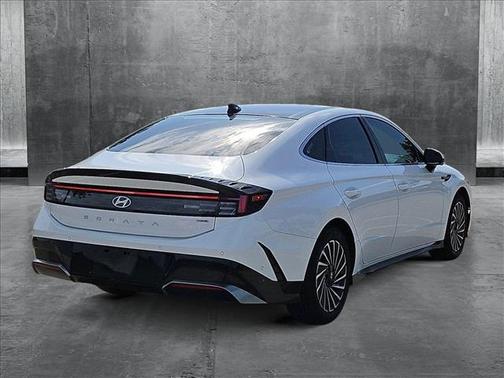 2025 Hyundai SONATA Hybrid Limited