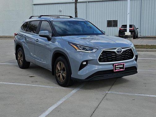 2023 Toyota Highlander Hybrid XLE