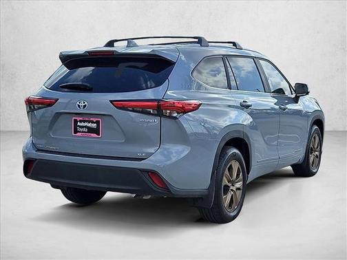 2023 Toyota Highlander Hybrid XLE