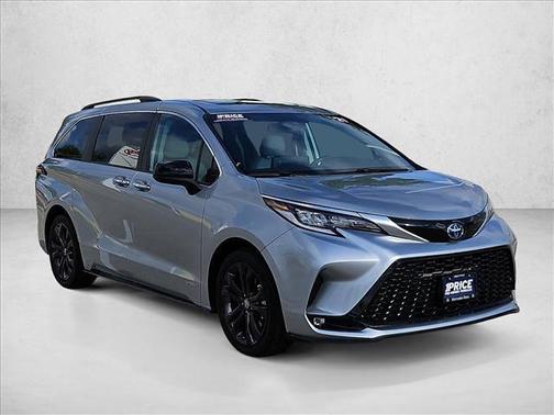 2021 Toyota Sienna XSE 7 Passenger