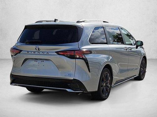 Celestial Silver Metallic 2021 Toyota Sienna XSE 7 Passenger