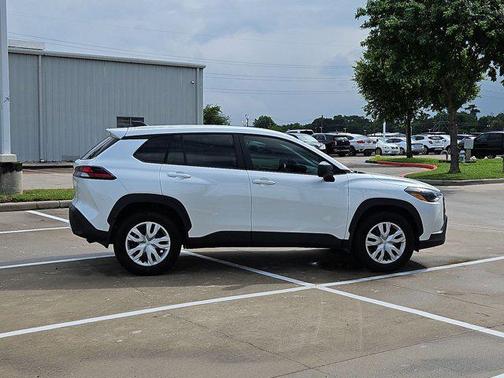 Wind Chill Pearl 2026 Toyota Corolla Cross L