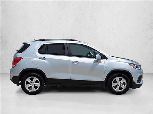 Silver Ice Metallic 2017 Chevrolet Trax LT