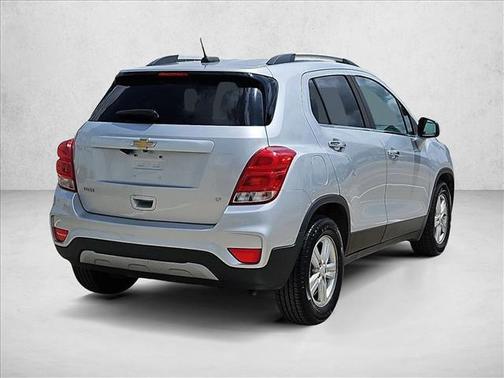 Silver Ice Metallic 2017 Chevrolet Trax LT