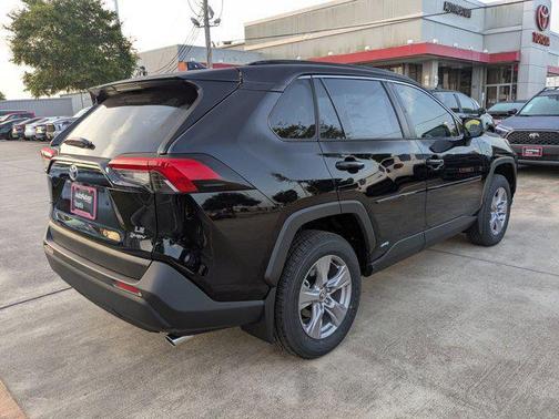 2025 Toyota RAV4 Hybrid LE