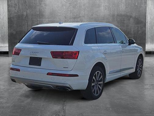 2019 Audi Q7 45 Premium Plus