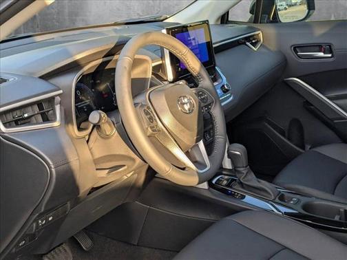 2025 Toyota Corolla Cross XLE