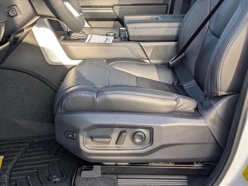 2025 Toyota Tundra Hybrid Platinum