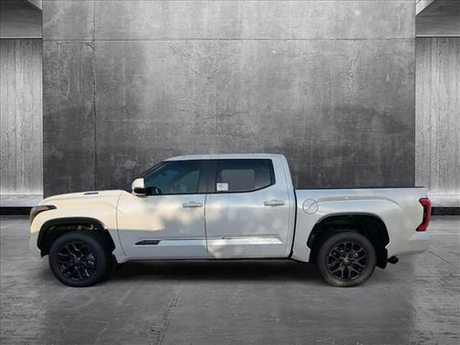2025 Toyota Tundra Hybrid Platinum