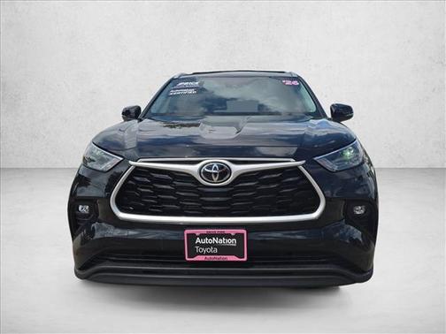Midnight Black Metallic 2026 Toyota Highlander Hybrid XLE