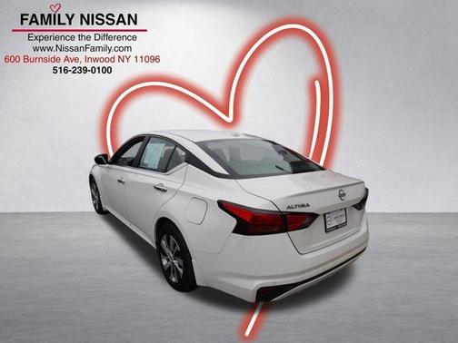 Glacier White 2025 Nissan Altima S